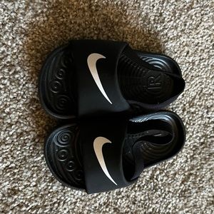 6C Nike Slides
